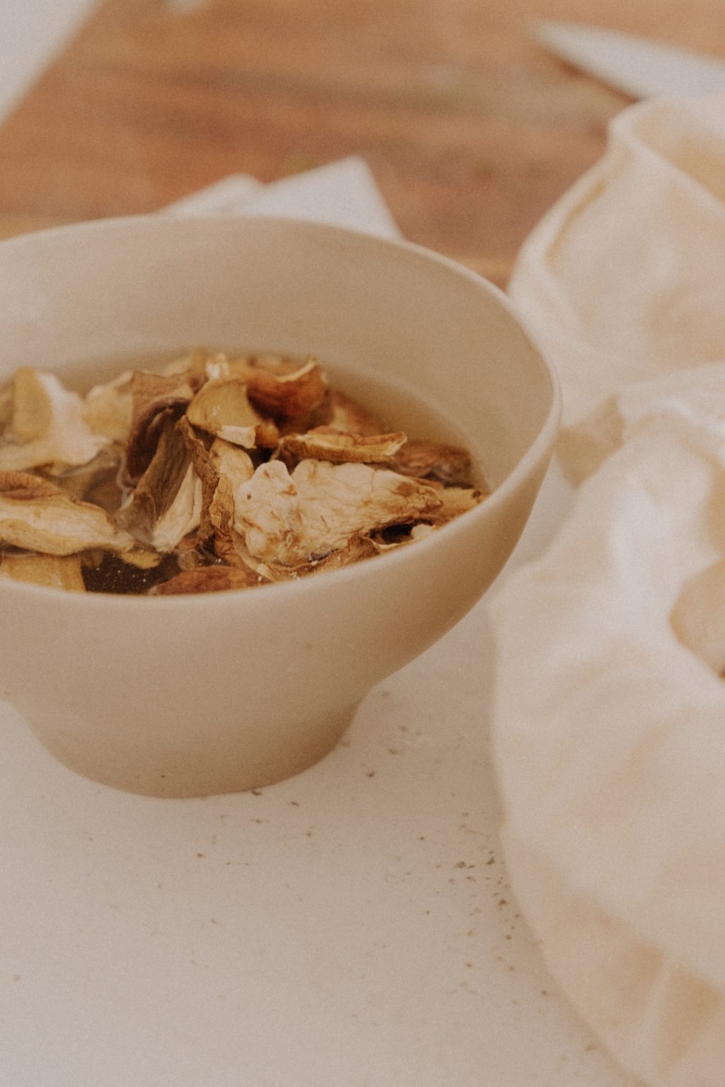 Pilzrahmsoße Mit Pilzen Aus Der Dose Rezept | Pfannenknödel mit veganer Pilzrahmsoße - LINHÉ